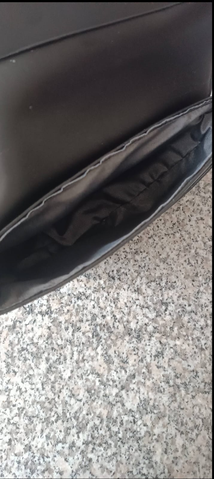 Kadın Asimetrik Oriyon Mıknatıs Kapamalı Ayarlanabilir Kol Detaylı Omuz Çantası